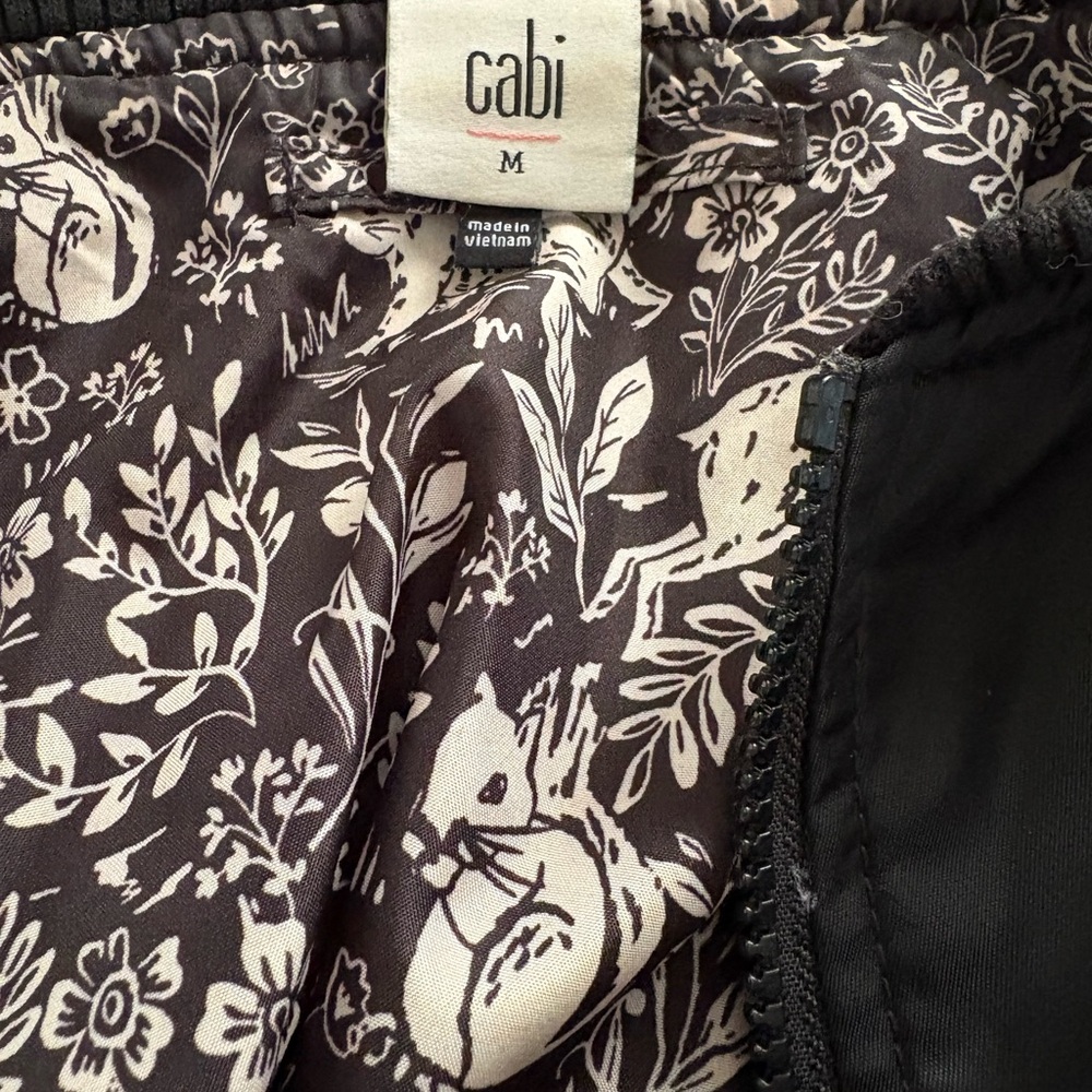 CAbi Charmisa  Black Cream Sherpa Jacket Medium EUC #4782 - Picture 4 of 4
